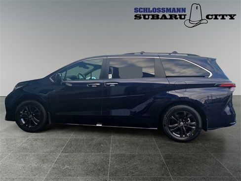 Used 2024 Toyota Sienna XSE w/ XSE Plus Package image 6