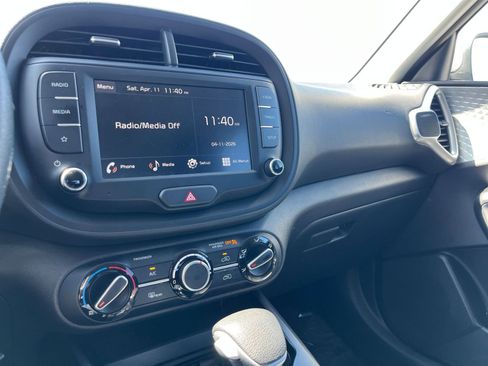 Used 2025 Kia Soul LX w/ LX Technology Package image 20