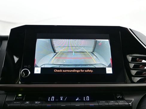 Used 2025 Toyota Camry SE FWD image 18