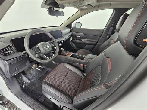 New 2025 Nissan Kicks SR w/ SR Premium Package image 24