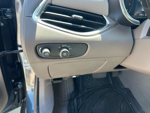 Used 2019 Chevrolet Malibu LT FWD image 14