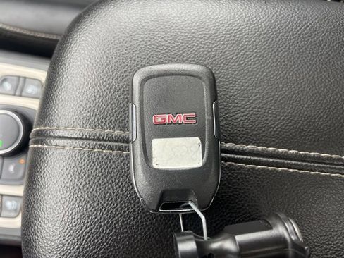 Used 2022 GMC Terrain Denali w/ Denali Premium Package image 70