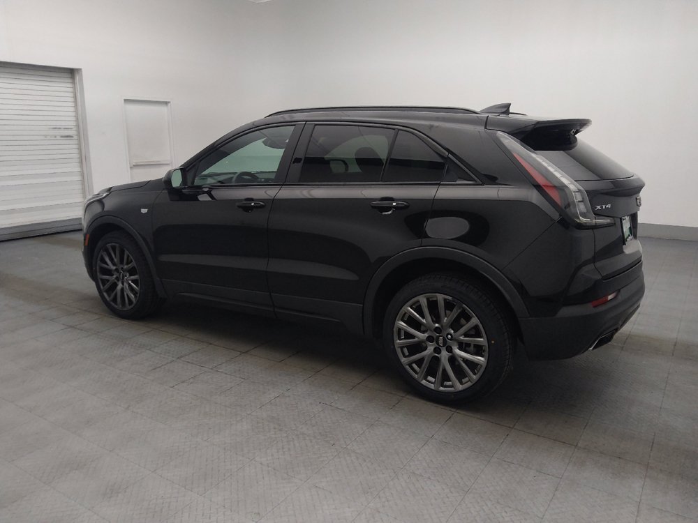 Used 2020 Cadillac XT4 Sport w/ LPO, Midnight Sport Package FWD image 3