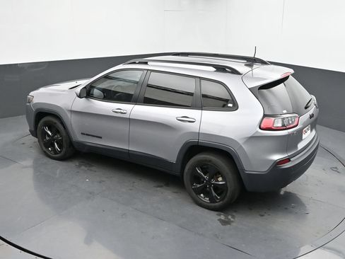 Used 2019 Jeep Cherokee Latitude Plus FWD image 19
