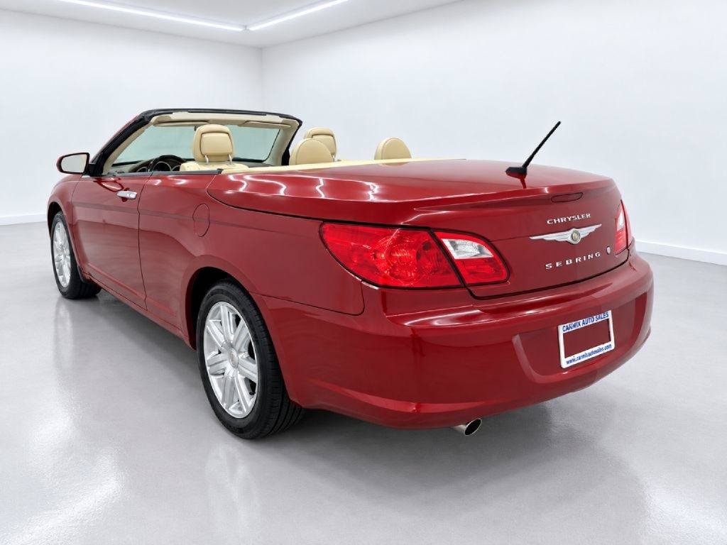 Used 2010 Chrysler Sebring Limited FWD image 5