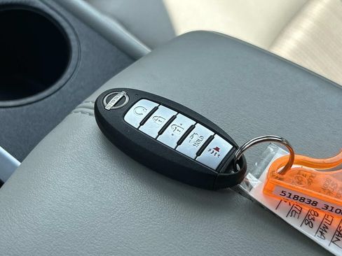 Used 2025 Nissan Altima 2.5 SV FWD image 32