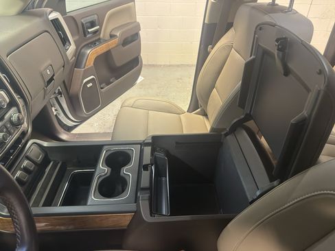 Used 2015 Chevrolet Silverado 1500 LTZ AWD/4WD image 19