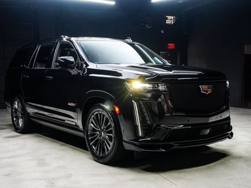 Used 2023 Cadillac Escalade V AWD/4WD image 8