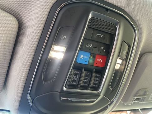 Used 2024 Jeep Grand Cherokee Limited AWD/4WD image 28