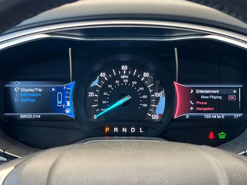 Used 2015 Ford Fusion SE FWD image 26