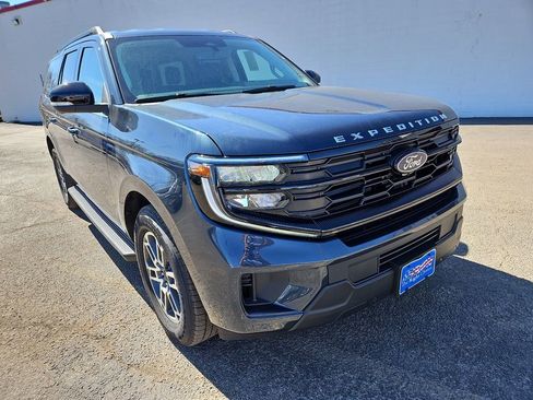 New 2026 Ford Expedition Max Active image 2