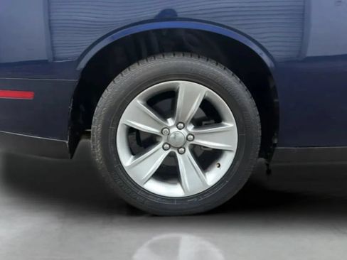 Used 2015 Dodge Challenger SXT RWD image 25