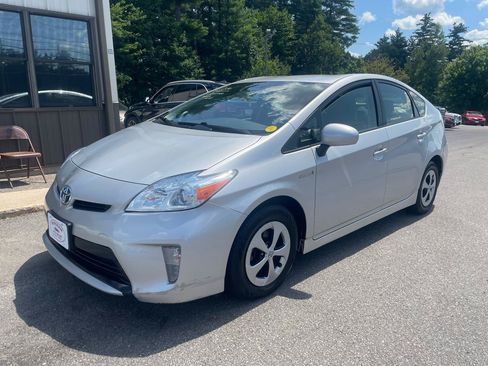 Used 2014 Toyota Prius Two FWD image 1