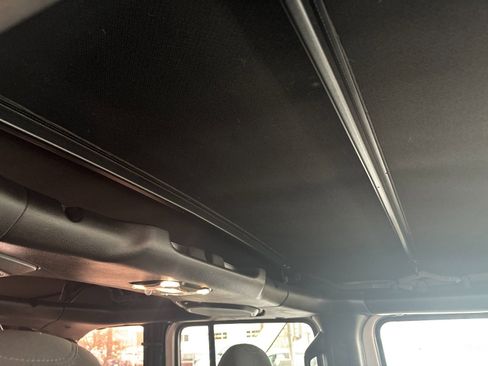 Used 2022 Jeep Wrangler Unlimited Sport S image 18