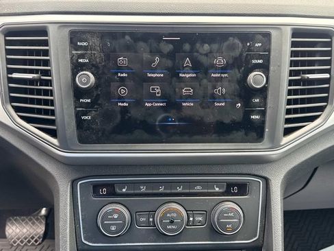 Used 2021 Volkswagen Atlas Cross Sport SE AWD/4WD image 31