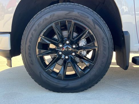 Used 2019 Chevrolet Silverado 1500 High Country w/ Z71 Off-Road Package image 8