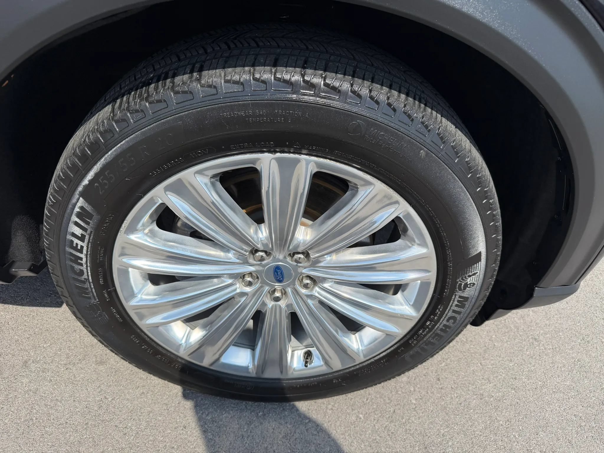 Used 2022 Ford Explorer Limited w/ Hybrid Equipment Group 310A RWD image 19