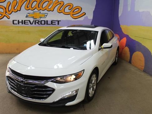 Used 2019 Chevrolet Malibu LT w/ LT True North Edition FWD image 4