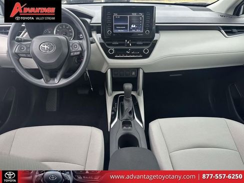 Used 2022 Toyota Corolla Cross L image 15