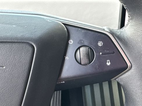 Used 2024 Tesla Cybertruck AWD Crew Cab image 17