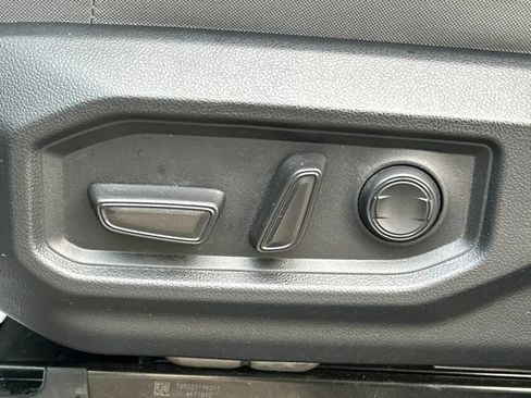 Certified 2025 Toyota Tundra SR5 AWD/4WD image 19