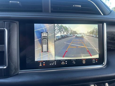 Used 2024 GMC Yukon XL Denali w/ Advanced Technology Package image 21