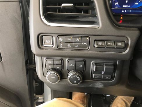 Used 2024 Chevrolet Tahoe Premier w/ Advanced Technology Package AWD/4WD image 27
