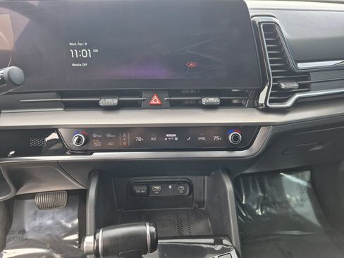 Certified 2023 Kia Sportage SX FWD image 9