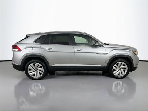 Used 2023 Volkswagen Atlas Cross Sport SE AWD/4WD image 17