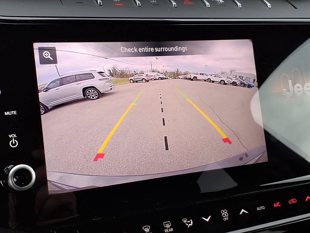 New 2026 Jeep Grand Cherokee Altitude AWD/4WD image 26