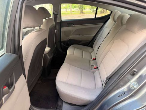 Used 2018 Hyundai Elantra SE FWD image 12