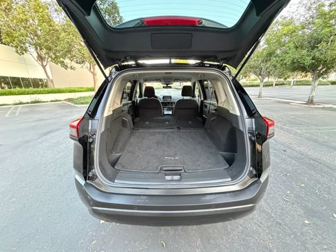Used 2021 Nissan Rogue S FWD image 17
