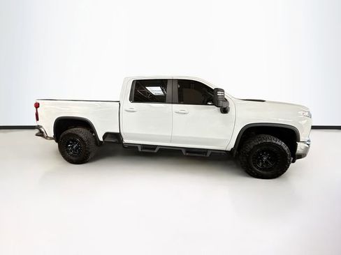 Used 2021 Chevrolet Silverado 2500 LT w/ Convenience Package image 5