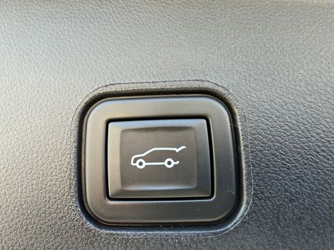 Used 2024 Cadillac Lyriq Luxury w/ LPO, Floor Liner Package AWD/4WD image 15