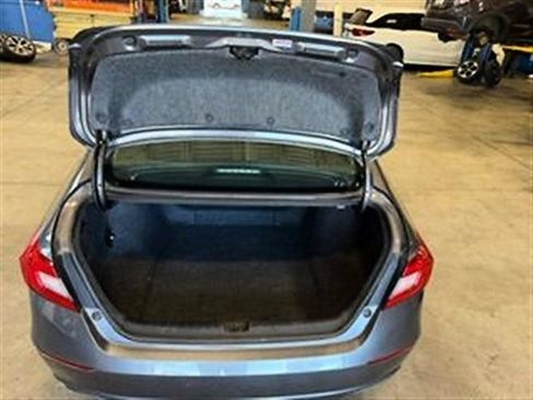 Used 2018 Honda Accord Hybrid image 9