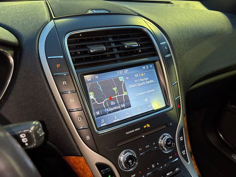 Used 2020 Lincoln Nautilus Reserve w/ Cargo Utility Package image 19