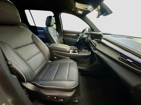 Used 2025 Buick Enclave Preferred image 34