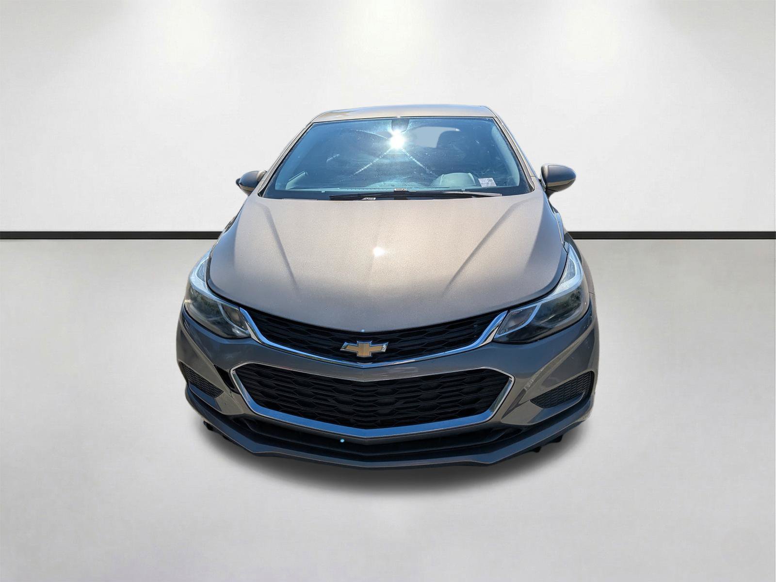 Used 2018 Chevrolet Cruze LT w/ Convenience Package FWD image 9