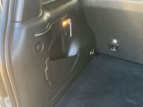 Used 2022 Jeep Renegade Limited AWD/4WD image 17