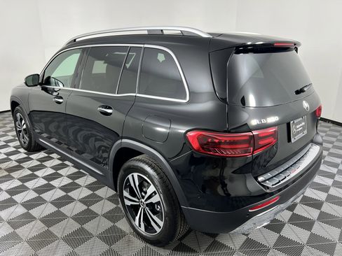 New 2025 Mercedes-Benz GLB 250 image 11