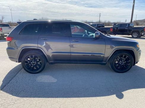 Used 2020 Jeep Grand Cherokee Altitude image 7