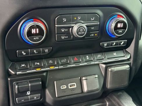 Used 2020 Chevrolet Silverado 1500 High Country w/ Technology Package image 18