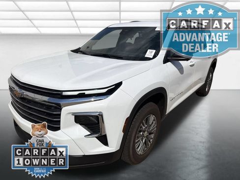 Used 2024 Chevrolet Traverse LT FWD image 5