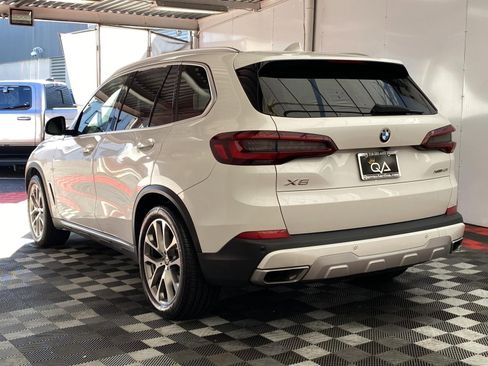 Used 2021 BMW X5 xDrive40i w/ Premium Package image 4