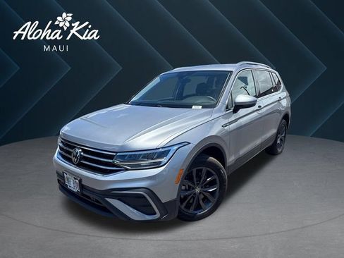 Used 2023 Volkswagen Tiguan SE FWD image 1
