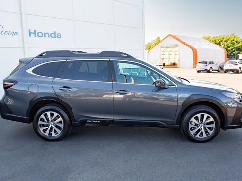 Used 2024 Subaru Outback Premium AWD/4WD image 16