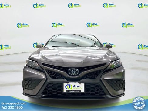 Used 2022 Toyota Camry SE FWD image 2