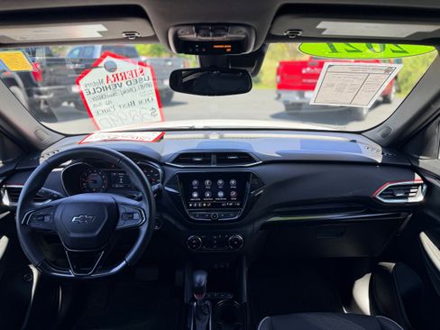 Used 2021 Chevrolet TrailBlazer RS w/ Sun and Liftgate Package AWD/4WD image 19