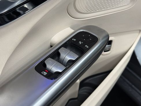 Used 2022 Mercedes-Benz C 300 Sedan image 24