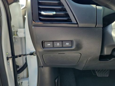 New 2026 Nissan Sentra SR w/ SR Premium Package FWD image 10